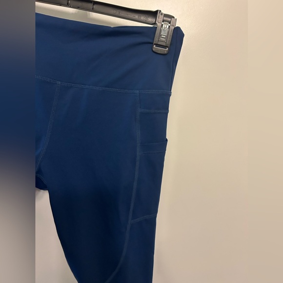 🍁Zyia Active Navy Blue Capris With Pockets - Picture 5 of 11